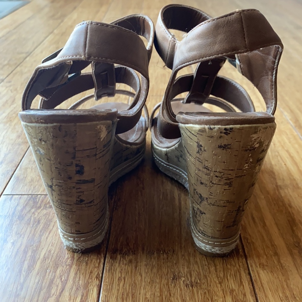 Call it Spring Wedges - Picture 5 of 7